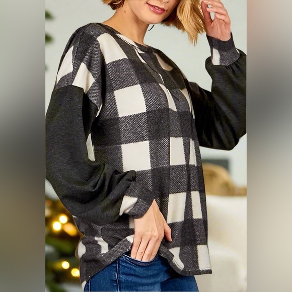 NEW Womens Black White Plaid Christmas Top Long Sleeve Luxury Sweater Size Small - Picture 5 of 6